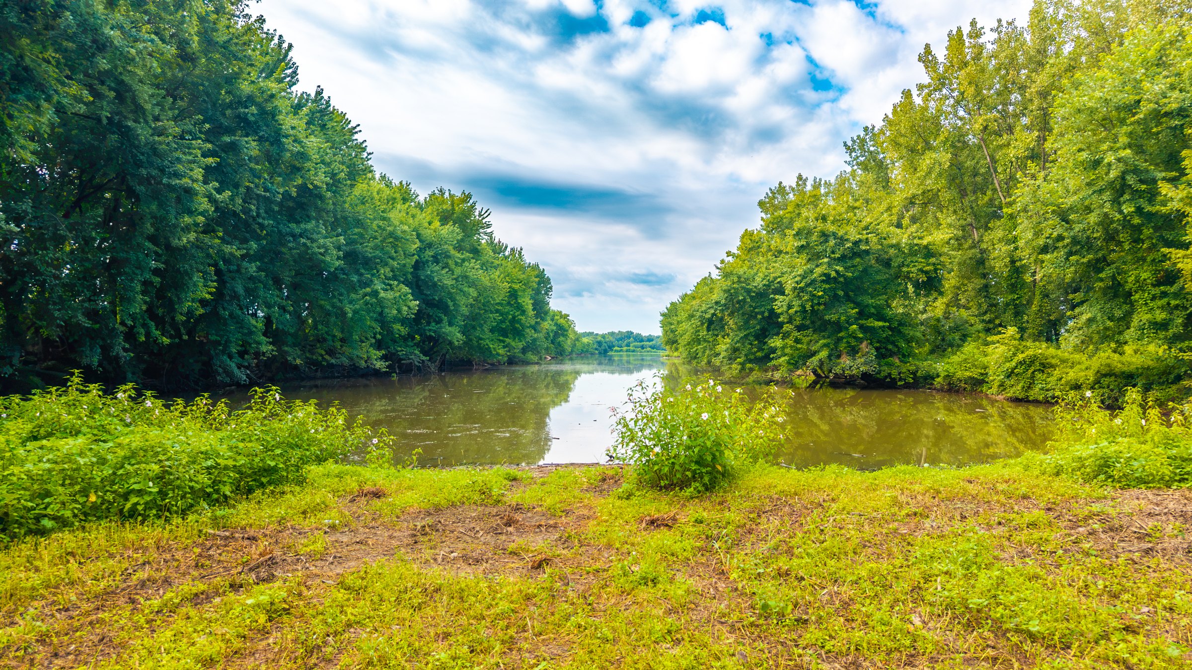 Oxbow, Inc. acquires 435 acres of land